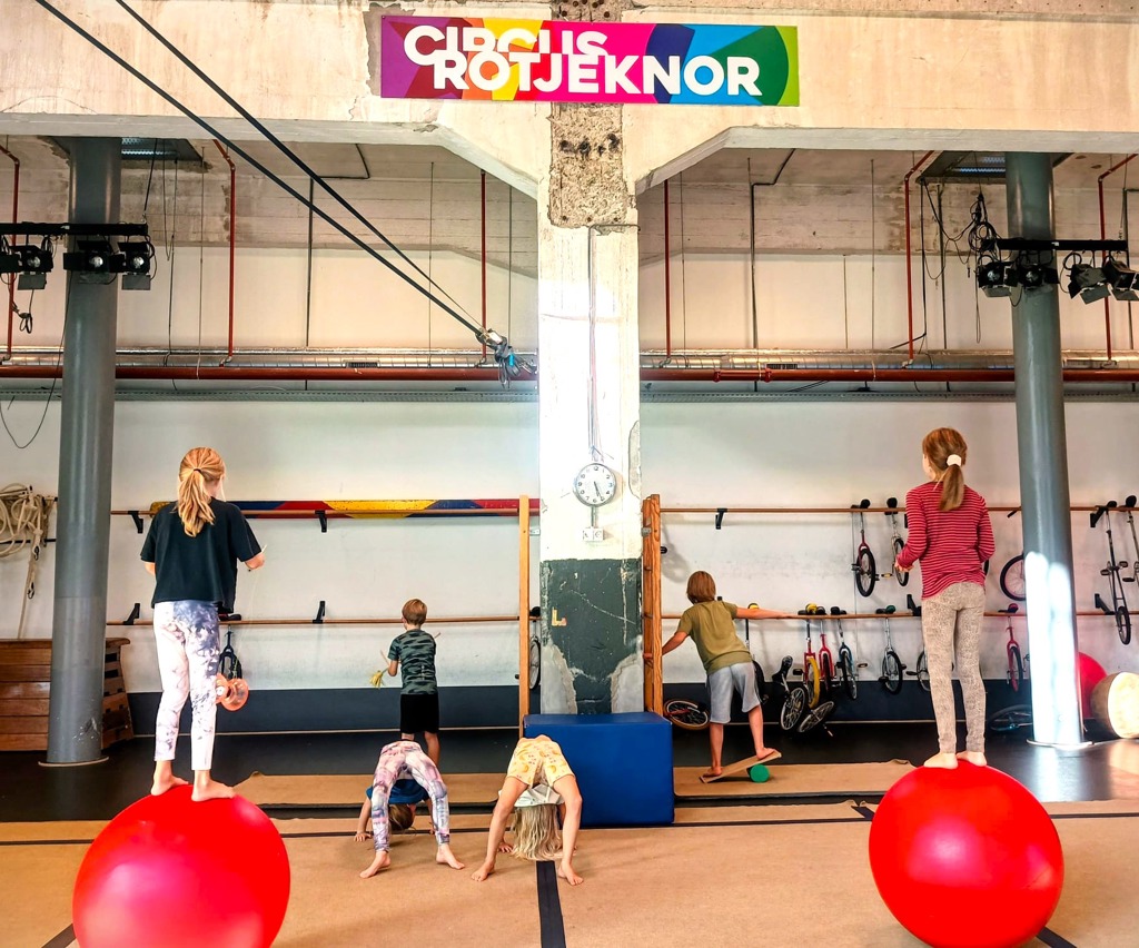 CircusRotjeknor_beeld03.jpg