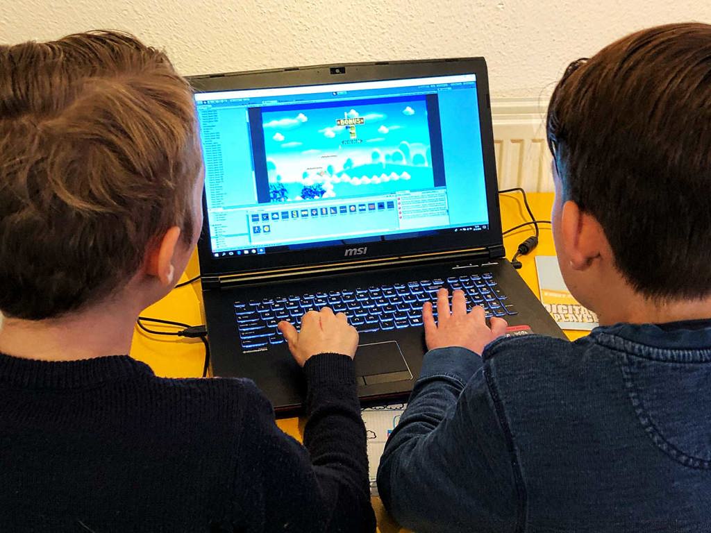 platform.jpg (1) platform.jpg (1)